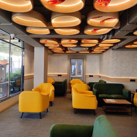 Hotel Sifat International Σουράτ Εξωτερικό φωτογραφία