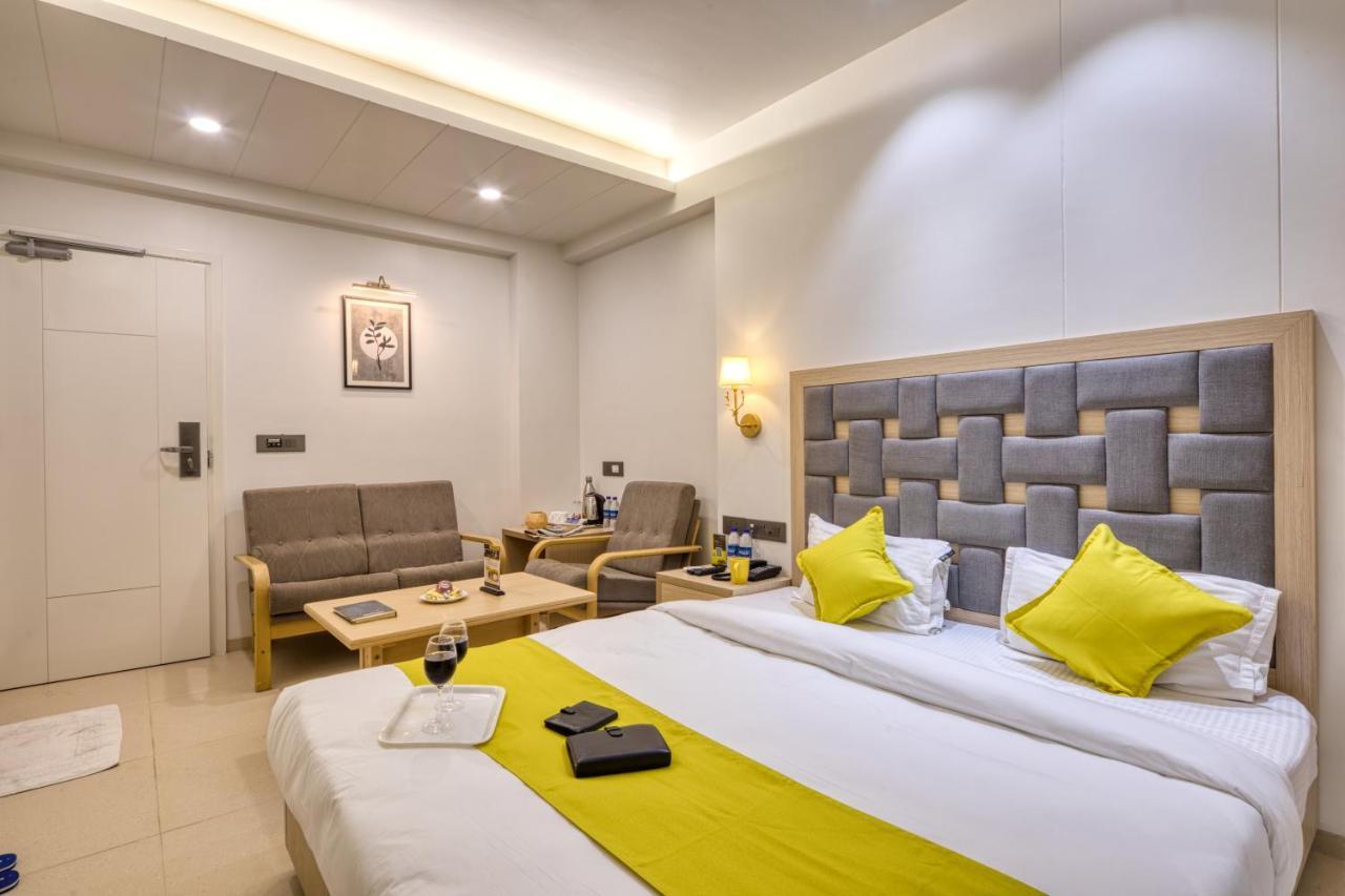 Hotel Sifat International Σουράτ Εξωτερικό φωτογραφία