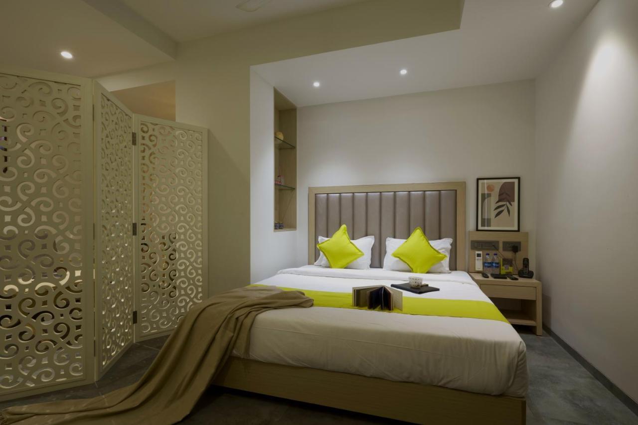 Hotel Sifat International Σουράτ Εξωτερικό φωτογραφία