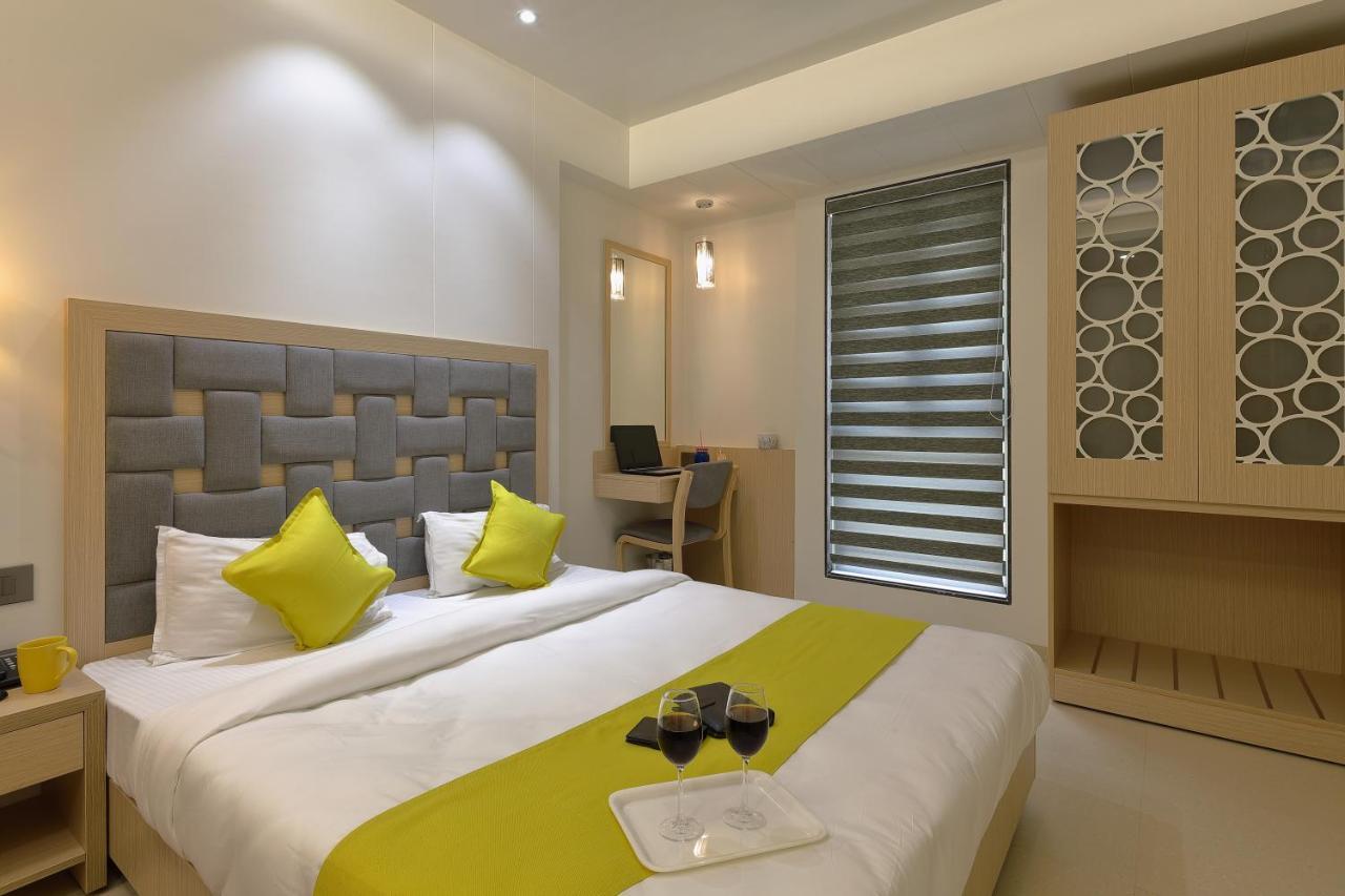 Hotel Sifat International Σουράτ Εξωτερικό φωτογραφία