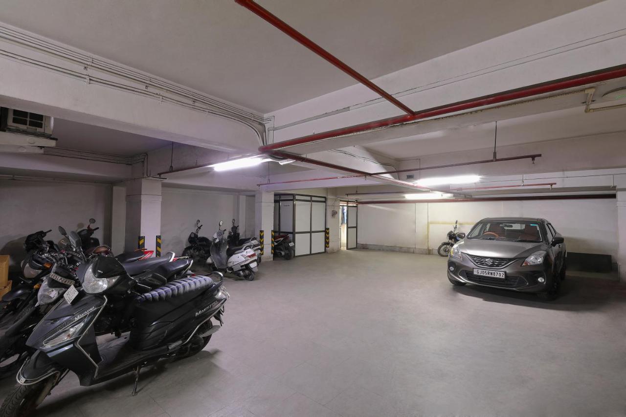 Hotel Sifat International Σουράτ Εξωτερικό φωτογραφία
