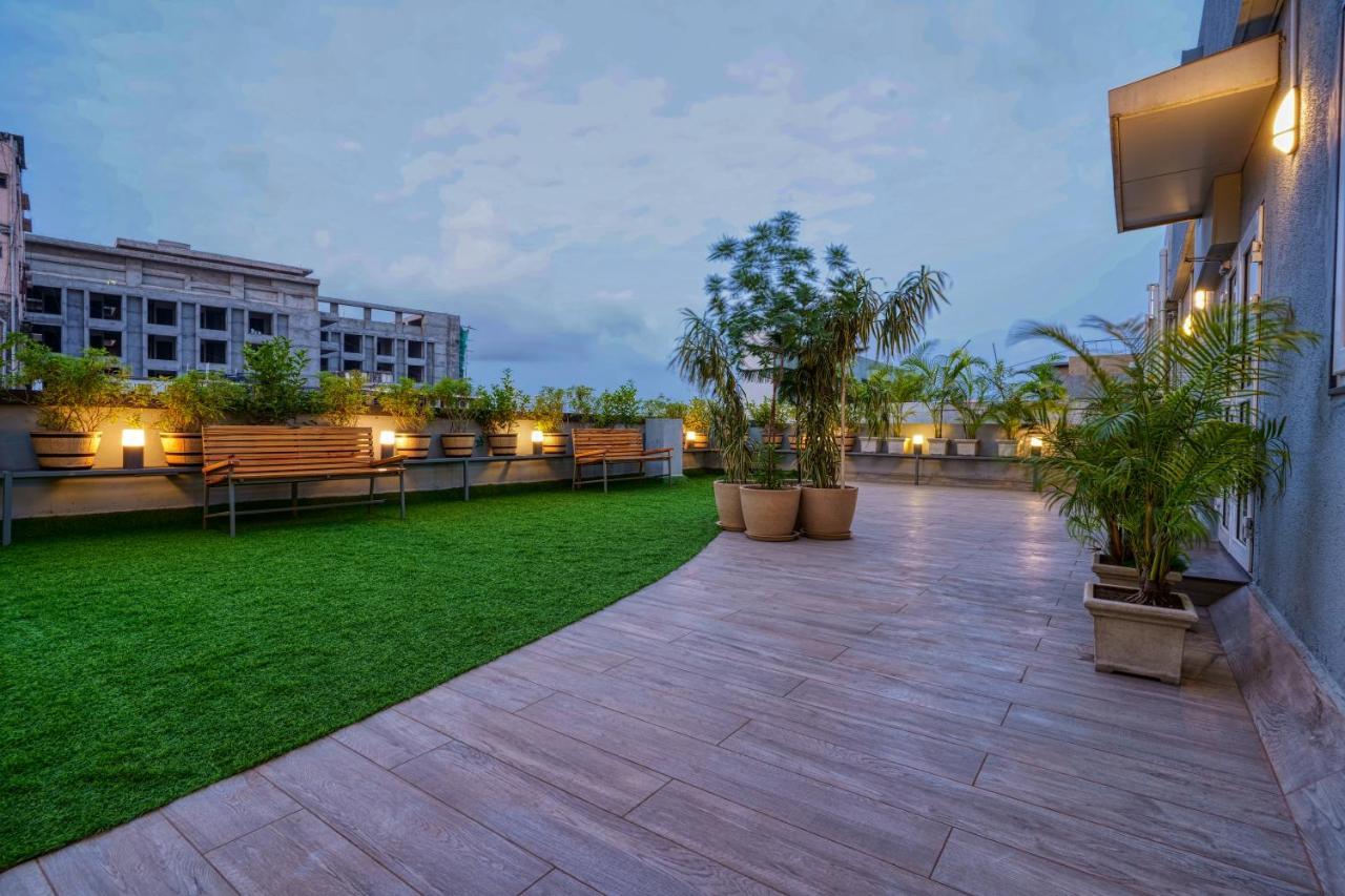 Hotel Sifat International Σουράτ Εξωτερικό φωτογραφία