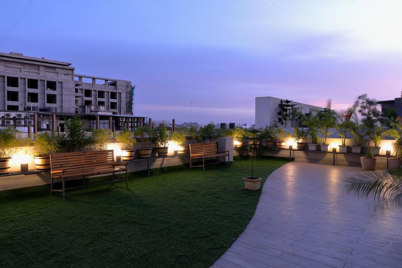Hotel Sifat International Σουράτ Εξωτερικό φωτογραφία