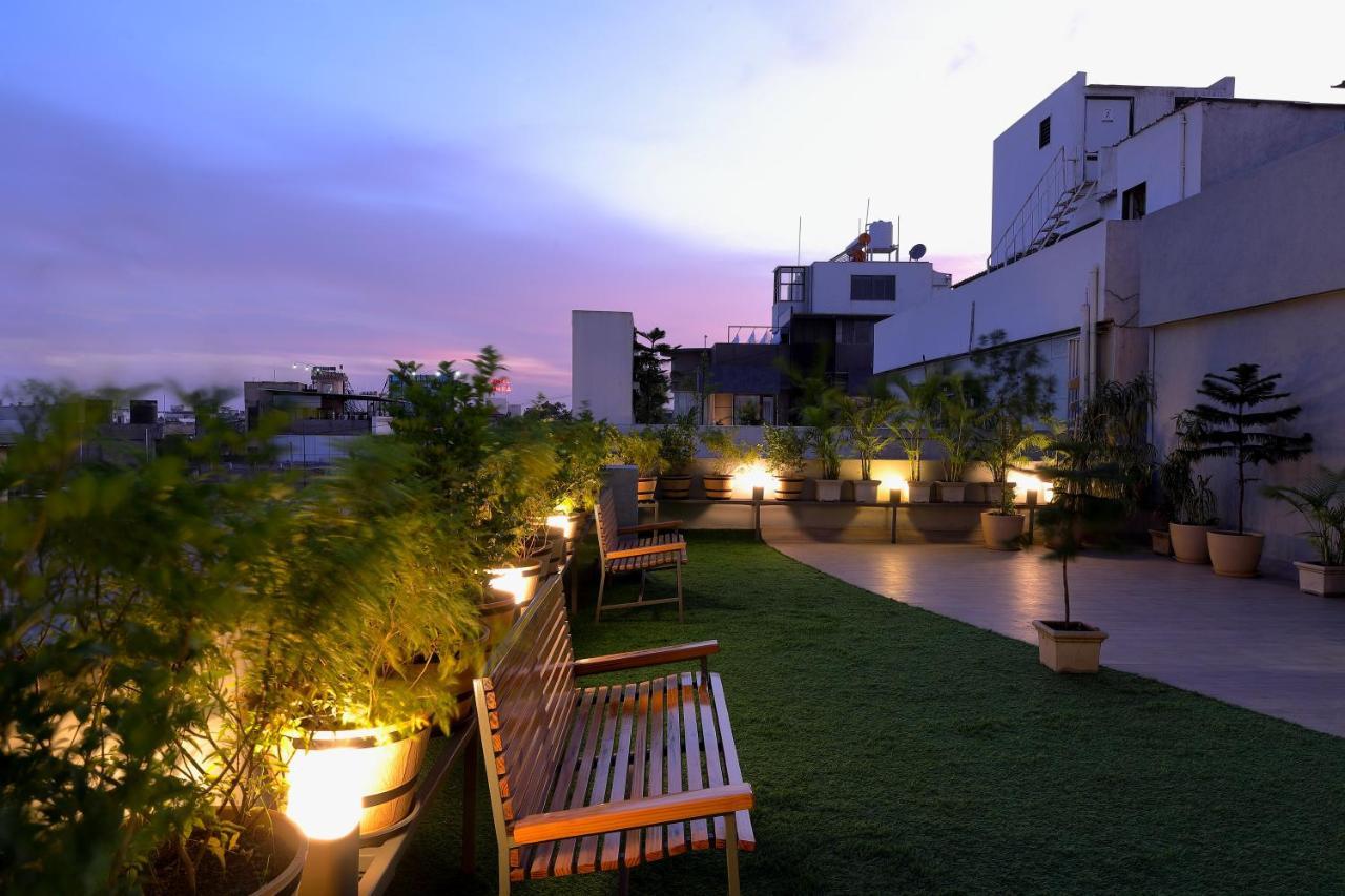 Hotel Sifat International Σουράτ Εξωτερικό φωτογραφία