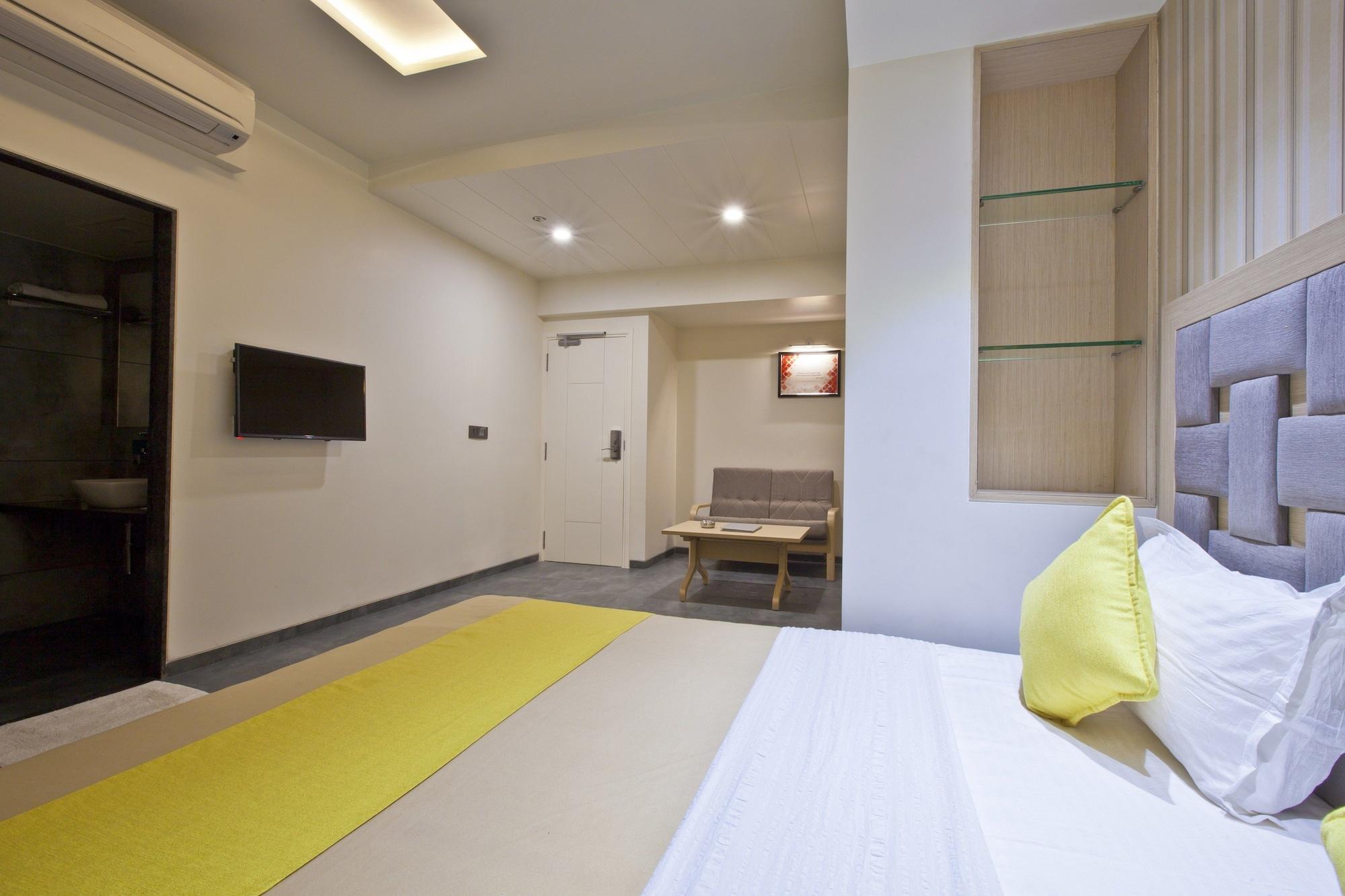 Hotel Sifat International Σουράτ Εξωτερικό φωτογραφία