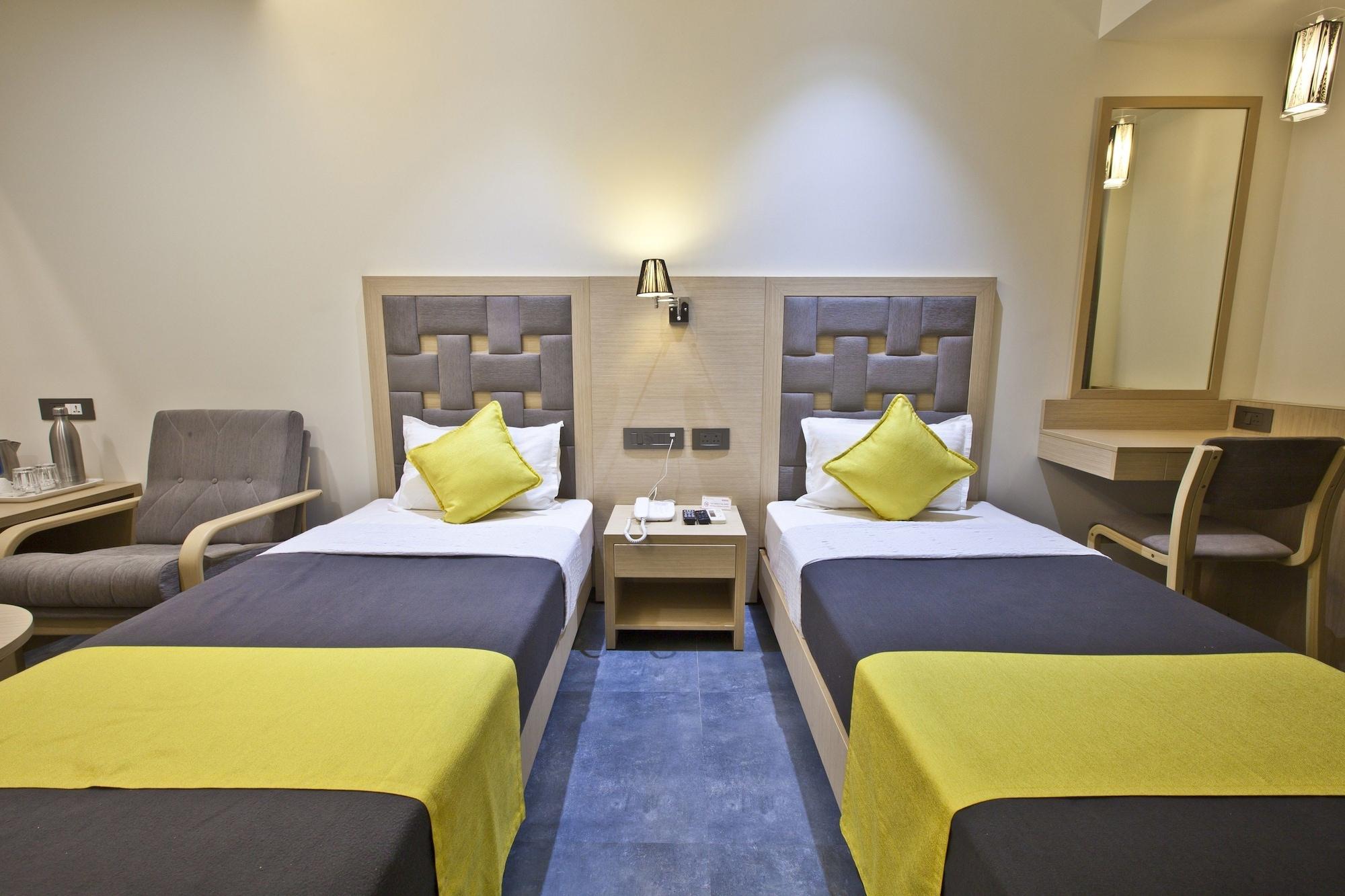 Hotel Sifat International Σουράτ Εξωτερικό φωτογραφία