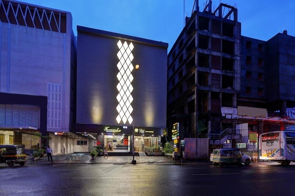 Hotel Sifat International Σουράτ Εξωτερικό φωτογραφία