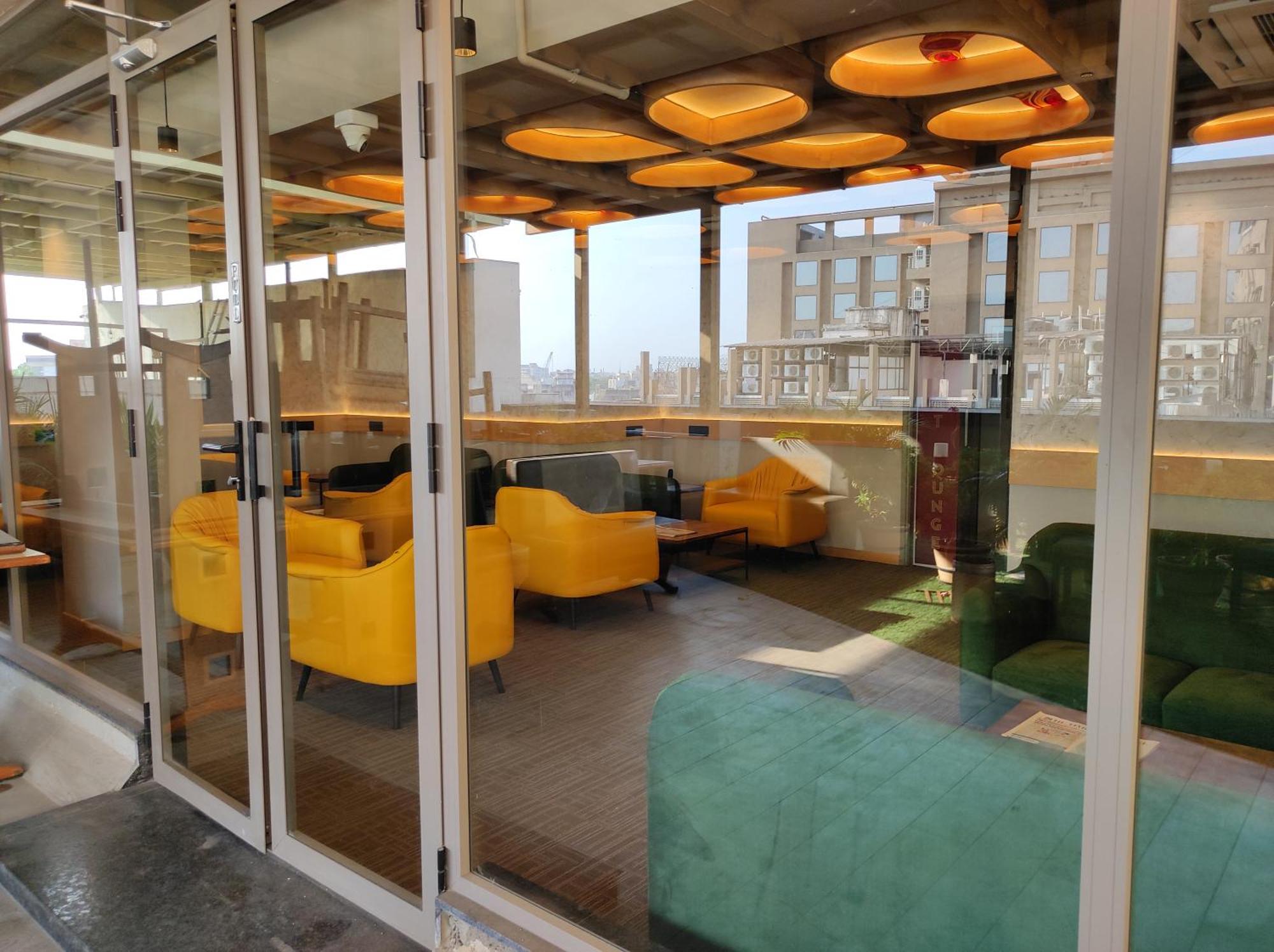 Hotel Sifat International Σουράτ Εξωτερικό φωτογραφία