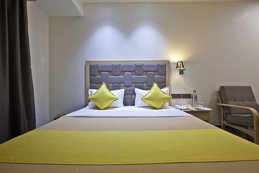 Hotel Sifat International Σουράτ Εξωτερικό φωτογραφία